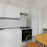 Apartment 20 Minutes From City Center W Netflix, Coffee Or Tea & Parking