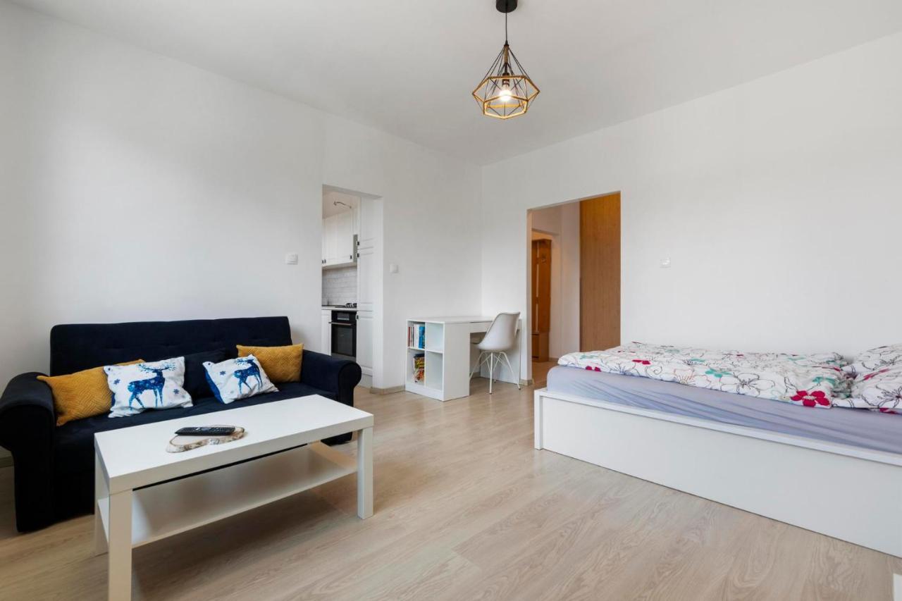 20 Minutes From Center W Netflix, Coffee Or Tea & Parking Appartamento