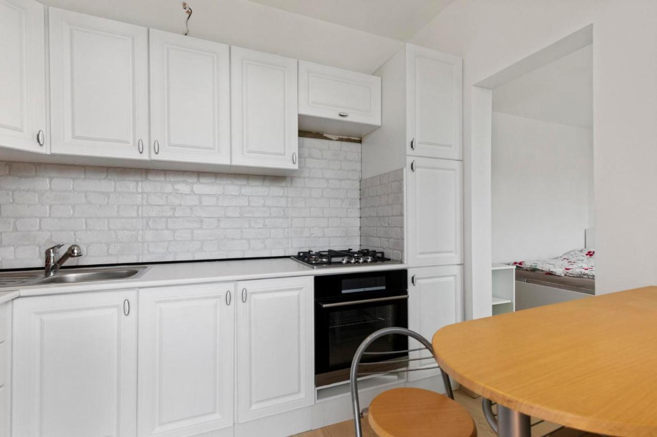 Apartament 20 Minutes From Center W Netflix, Coffee Or Tea & Parking